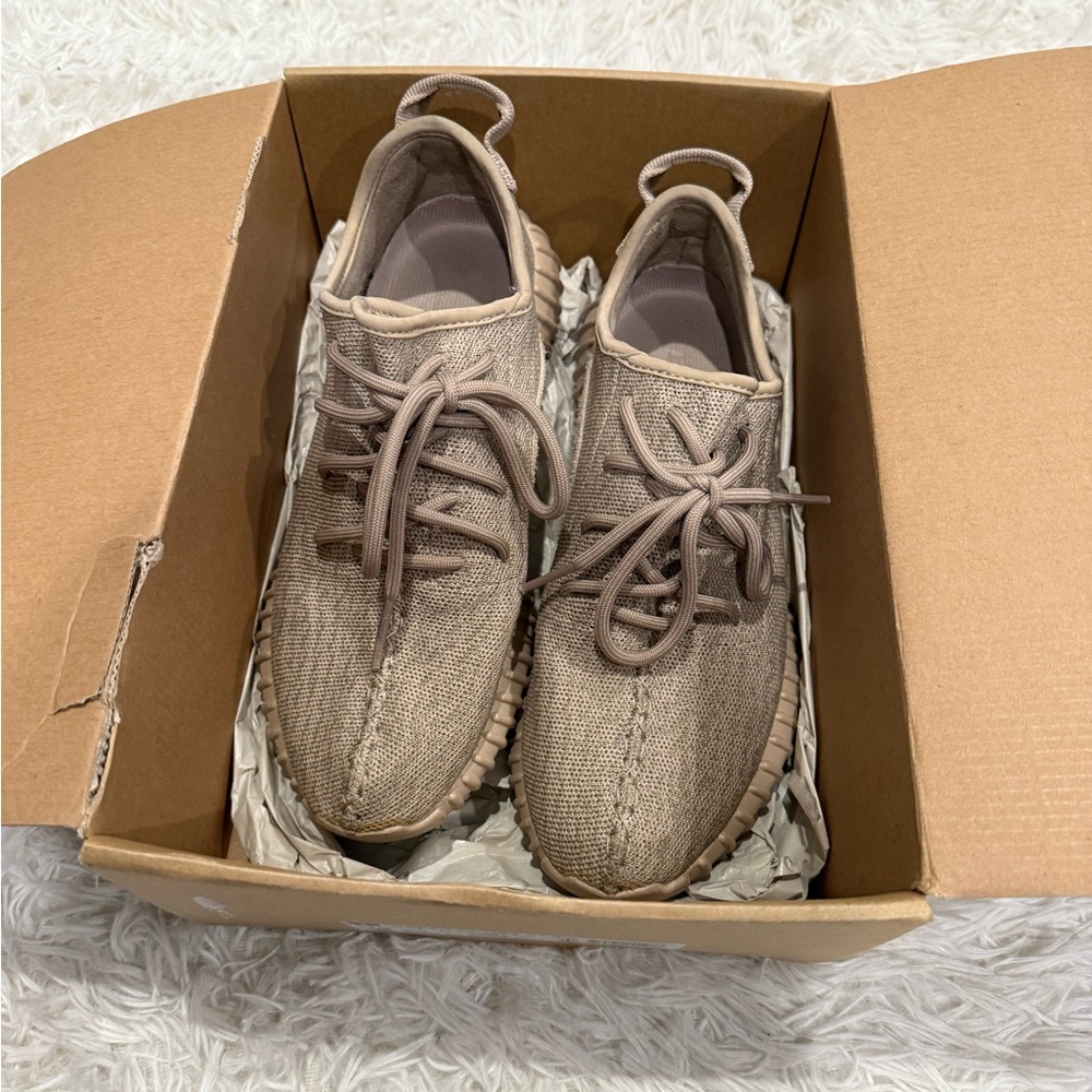 Yeezys Tan Originals Women’s size 9